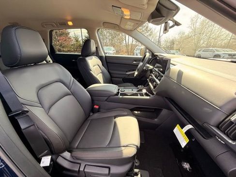 New 2026 Nissan Pathfinder SL image 19
