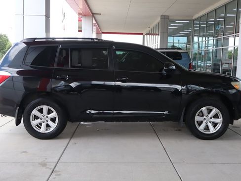 Used 2010 Toyota Highlander SE AWD/4WD image 11