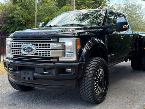 Used 2018 Ford F450 Platinum w/ Platinum Ultimate Package AWD/4WD image 4