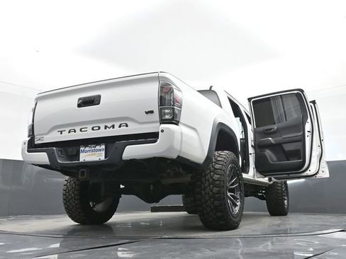 Used 2019 Toyota Tacoma TRD Off-Road w/ Technology Package image 52