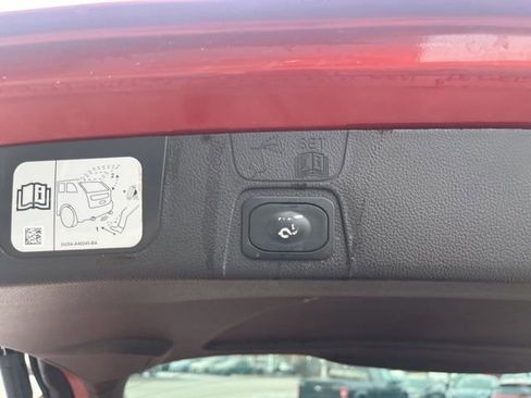 Certified 2018 Ford C-MAX Titanium w/ Equipment Group 301A image 12