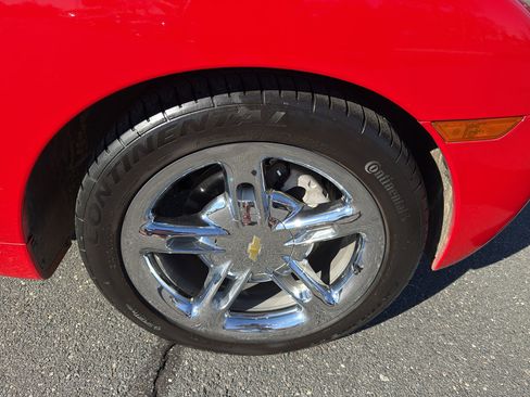 Used 2005 Chevrolet SSR w/ Preferred Equipment Group image 25