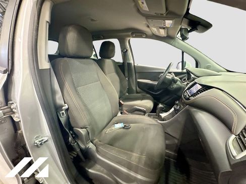Used 2020 Chevrolet Trax LS w/ Tint and Cruise Package FWD image 33