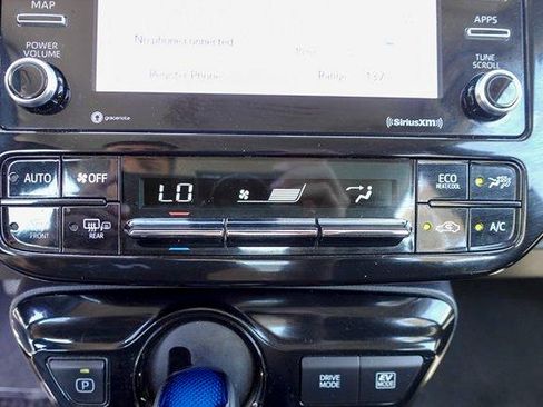 Certified 2022 Toyota Prius LE FWD image 18