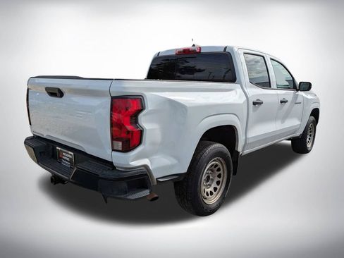 Used 2024 Chevrolet Colorado W/T RWD image 4