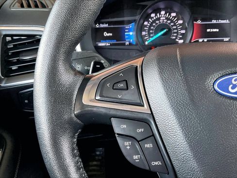 Used 2019 Ford Edge Titanium AWD/4WD image 10