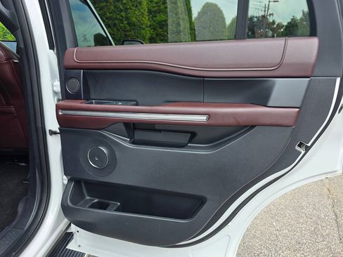 Used 2023 Ford Expedition Limited AWD/4WD image 36