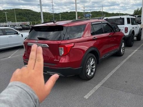 Certified 2022 Ford Explorer XLT w/ Equipment Group 202A AWD/4WD image 5