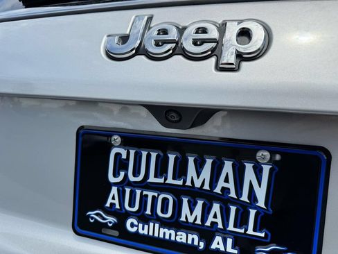 Used 2024 Jeep Compass Latitude AWD/4WD image 8