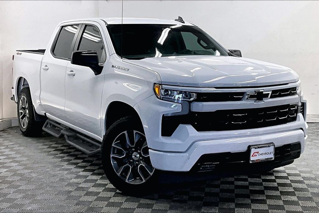 Used 2024 Chevrolet Silverado 1500 RST AWD/4WD image 11