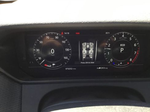 Used 2018 Land Rover Range Rover Velar S image 30