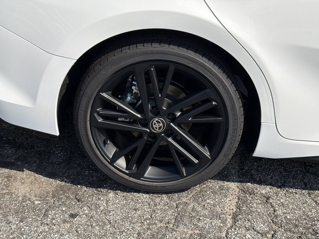 New 2026 Toyota Camry Hybrid FWD image 23