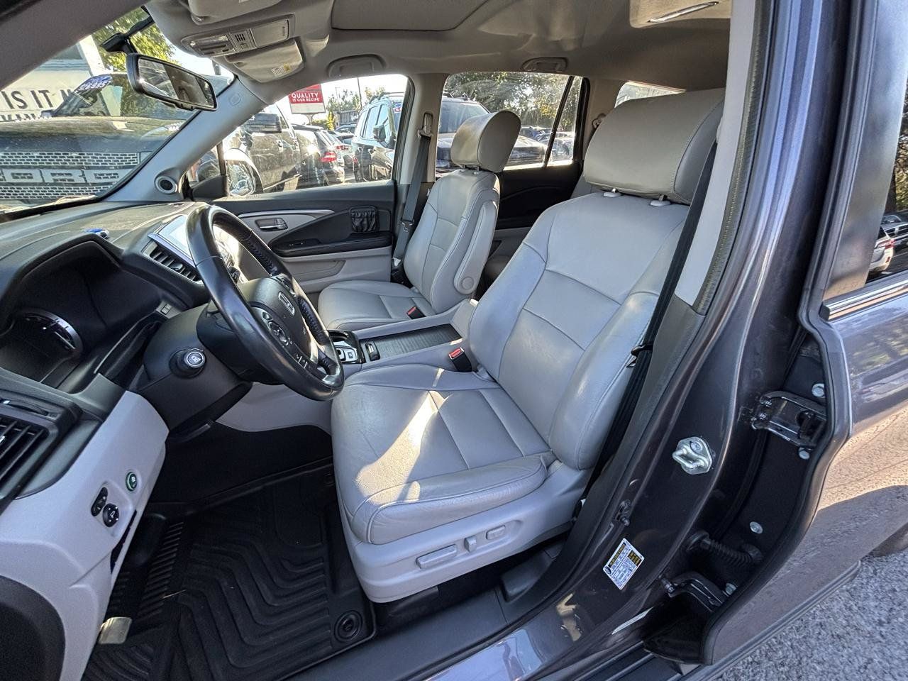 Used 2017 Honda Pilot EX-L image 8