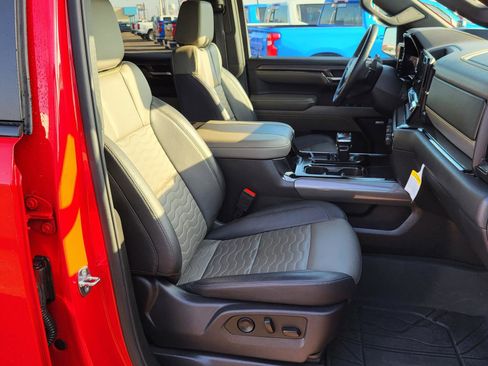 Used 2024 Chevrolet Silverado 1500 ZR2 w/ Technology Package image 10