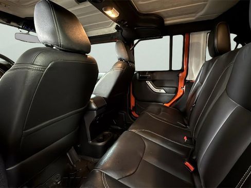 Used 2015 Jeep Wrangler Unlimited Rubicon image 27