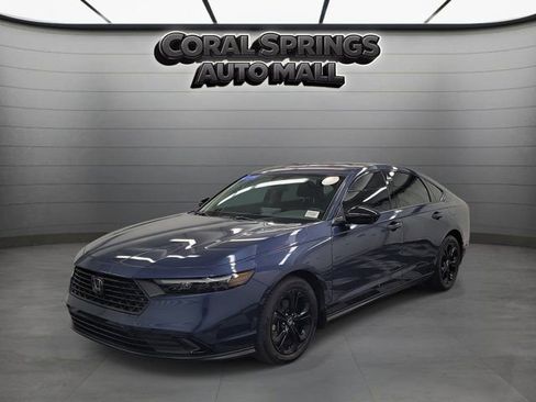 Certified 2025 Honda Accord SE image 3