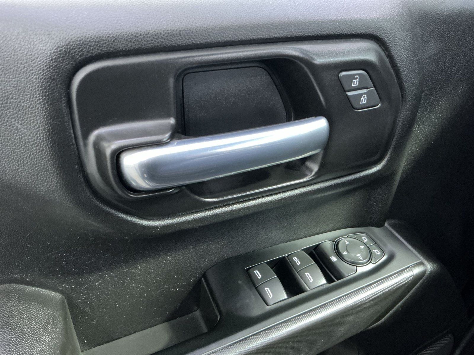 Used 2021 Chevrolet Silverado 1500 Custom Trail Boss w/ Safety Confidence Package AWD/4WD image 16