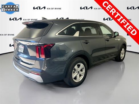 Certified 2024 Kia Sorento LX image 8