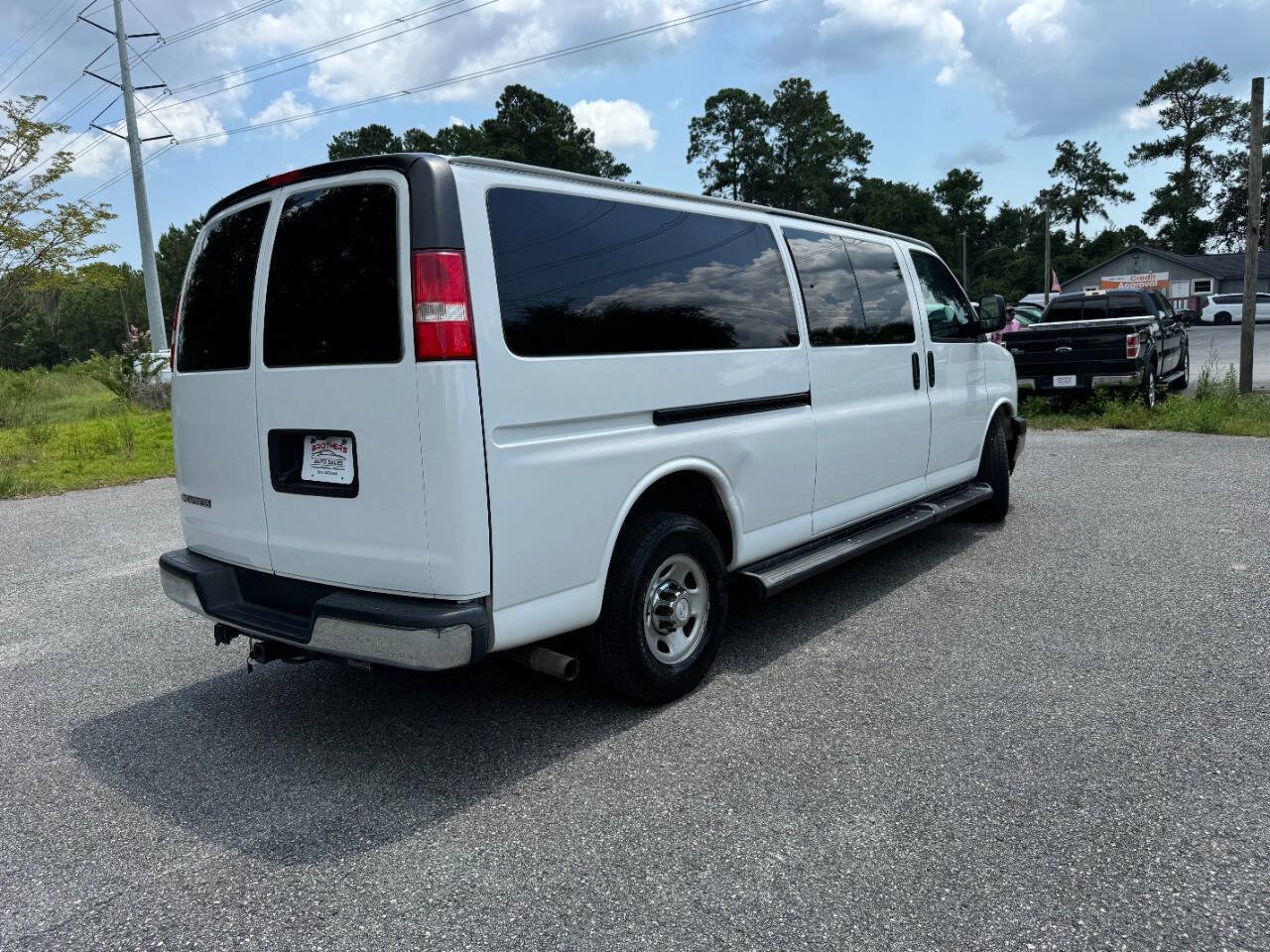 Used 2019 Chevrolet Express 3500 LT w/ LT Preferred Equipment Group RWD image 32