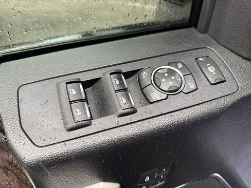 Used 2019 Ford F250 Lariat w/ Lariat Value Package image 12