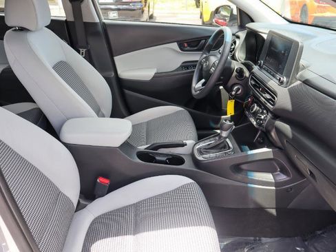 Used 2022 Hyundai Kona SE AWD/4WD image 11