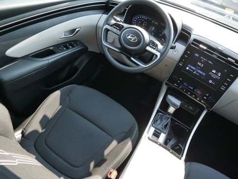 Certified 2024 Hyundai Tucson SEL AWD/4WD image 9