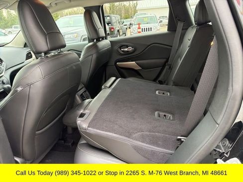 Used 2018 Jeep Cherokee Limited w/ Technology Group AWD/4WD image 31