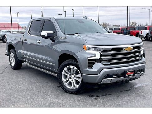 Used 2024 Chevrolet Silverado 1500 High Country w/ Technology Package image 2