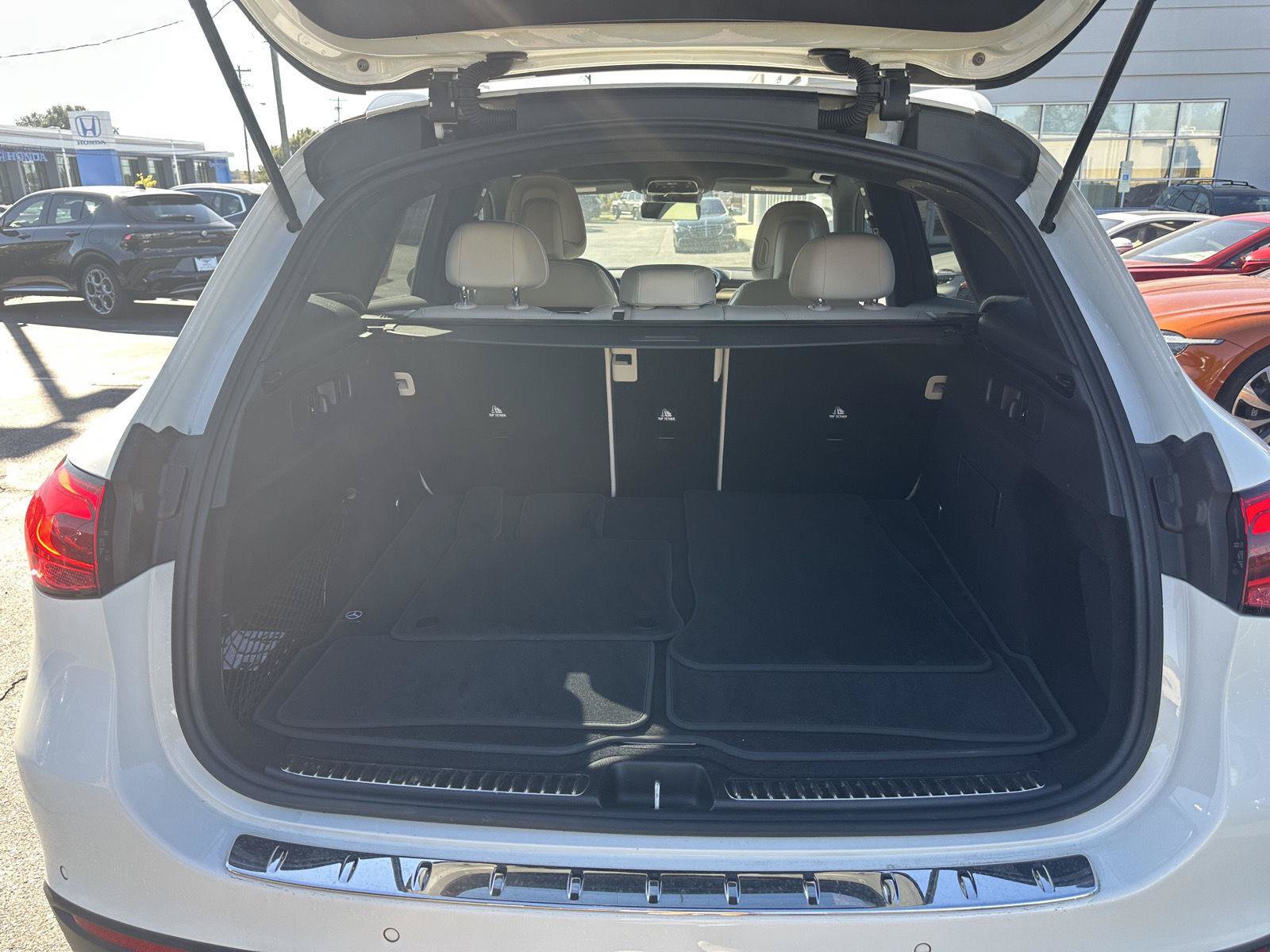 Used 2023 Mercedes-Benz GLC 300 4MATIC image 38