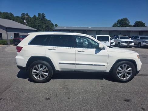 Used 2012 Jeep Grand Cherokee Laredo RWD image 4