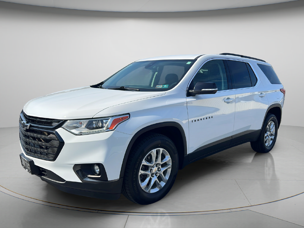 Used 2021 Chevrolet Traverse LT w/ LPO, Blackout Package AWD/4WD image 3