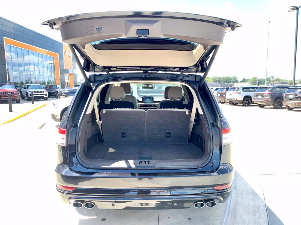 Used 2022 Lincoln Aviator Reserve w/ Equipment Group 201A AWD/4WD image 21