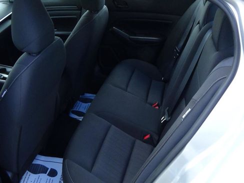 Used 2024 Nissan Altima 2.5 SV image 10