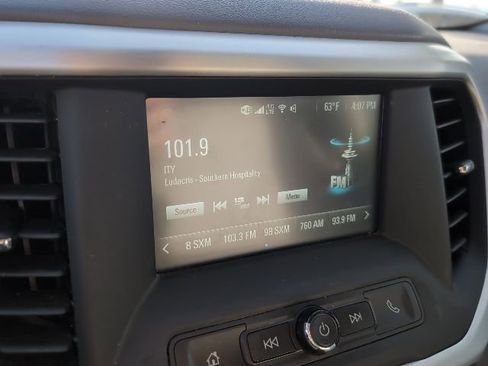 Used 2019 GMC Acadia SLE image 16