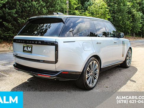Used 2024 Land Rover Range Rover SE AWD/4WD image 6