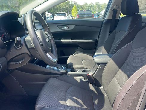 Used 2019 Kia Forte LXS FWD image 13