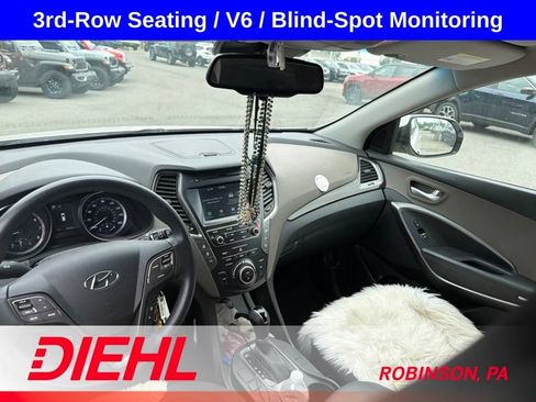 Used 2018 Hyundai Santa Fe SE AWD/4WD image 11