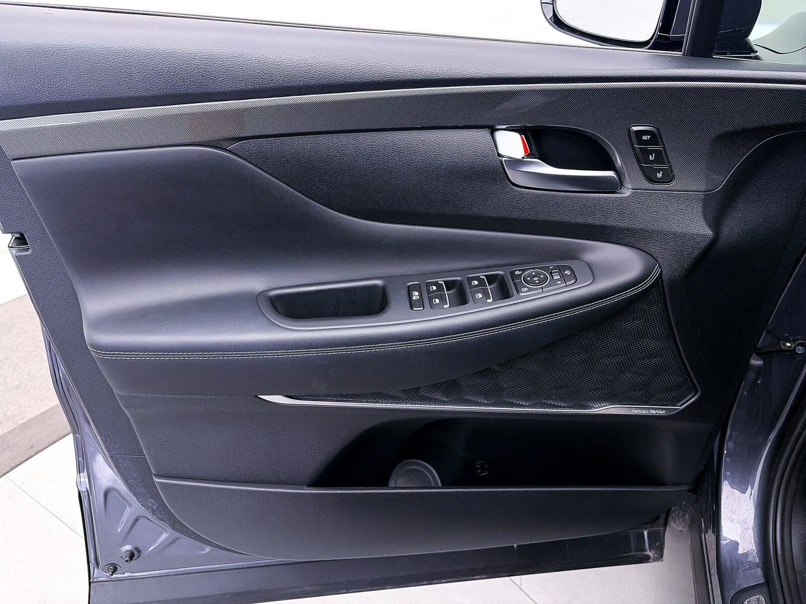 Used 2023 Hyundai Santa Fe Limited AWD/4WD image 17