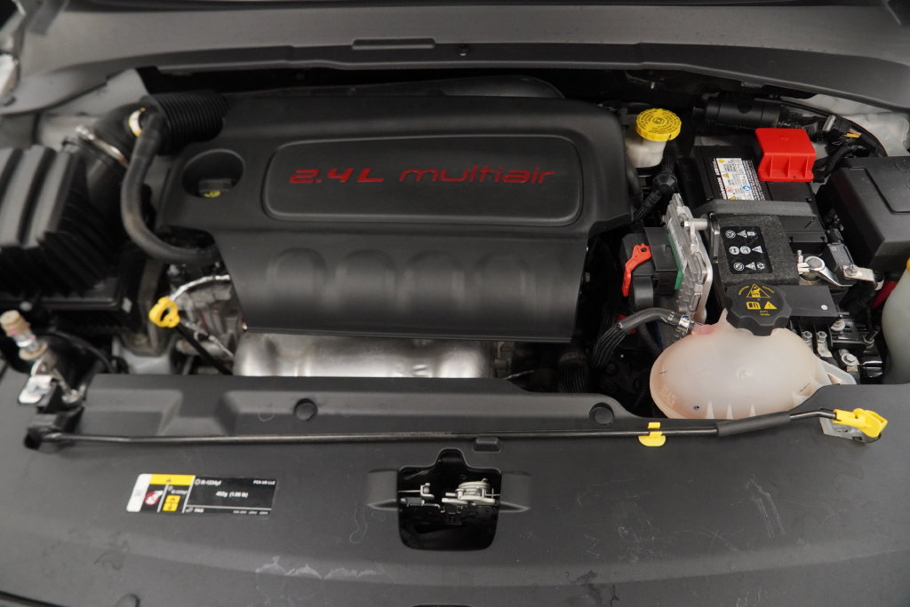 Used 2022 Jeep Compass Latitude FWD image 41