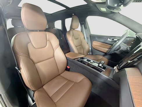 Certified 2023 Volvo XC60 B5 Plus w/ Protection Package Premier image 29