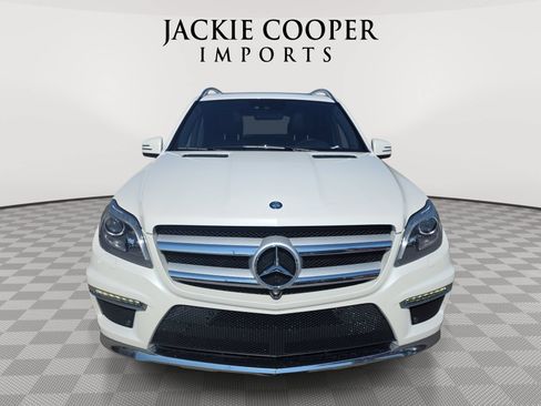 Used 2015 Mercedes-Benz GL 550 4MATIC image 2