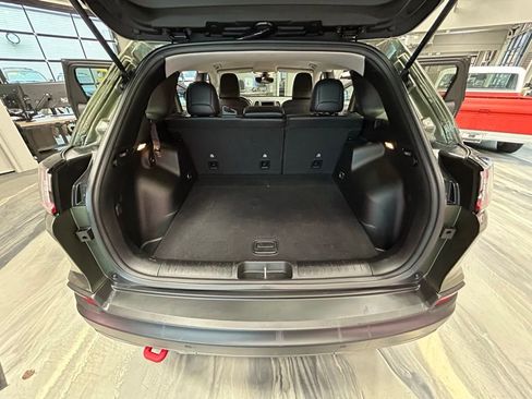 Used 2020 Jeep Cherokee Trailhawk w/ Cold Weather Group image 46