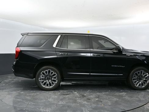 Used 2023 GMC Yukon Denali Ultimate image 4