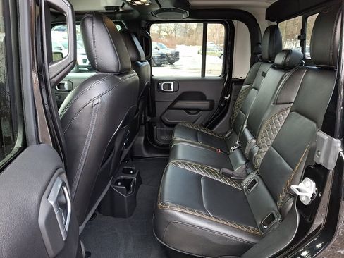 Certified 2022 Jeep Gladiator Overland image 10