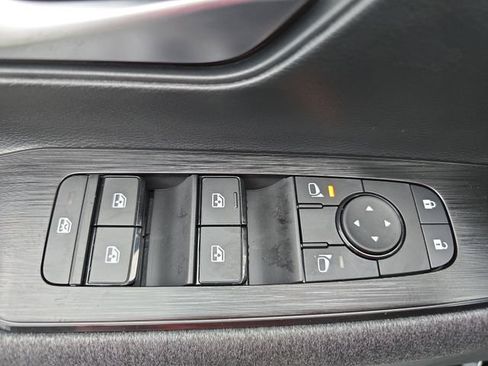 Certified 2025 Nissan Kicks SV FWD image 27