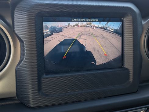 Used 2020 Jeep Wrangler Willys image 11