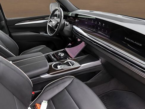 Certified 2025 Cadillac Escalade ESV Premium Luxury image 36