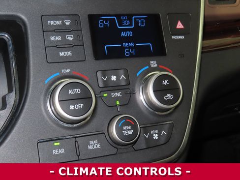Used 2015 Toyota Sienna Limited image 24