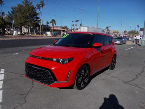 Used 2023 Kia Soul GT-Line image 3