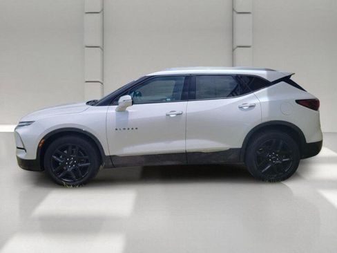 Used 2023 Chevrolet Blazer Premier w/ Driver Confidence II Package FWD image 4